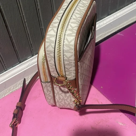 Michael Kors jet set travel handbag